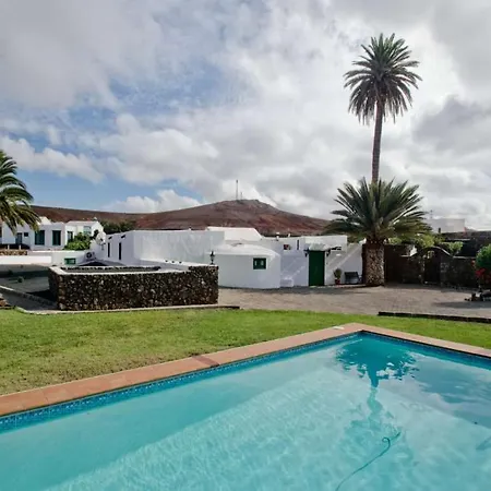 Villa Sleeps 2 Pool Wifi *